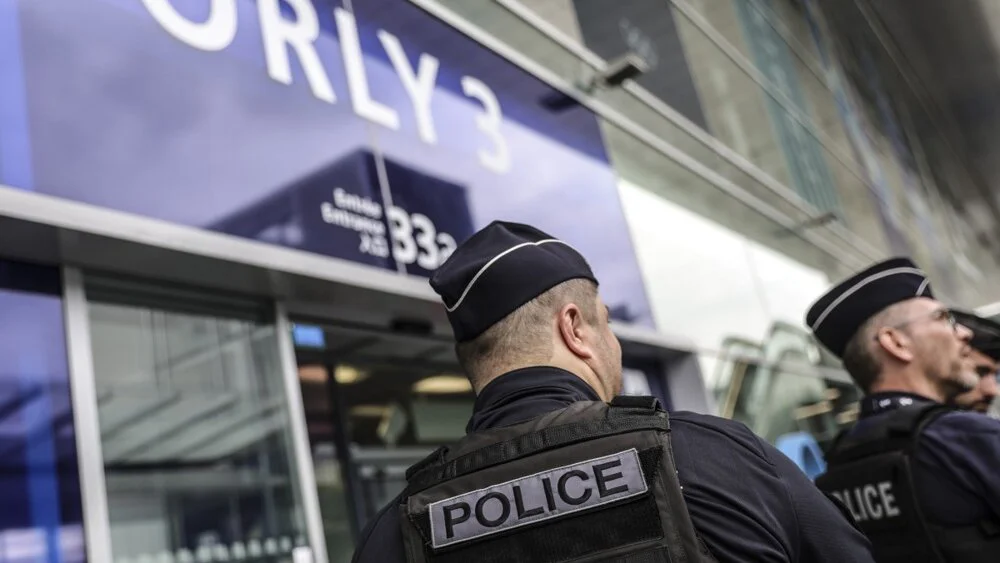 Policija sprečila bombaški napad ispred zgrade „Bank of America“ u Parizu – Svet