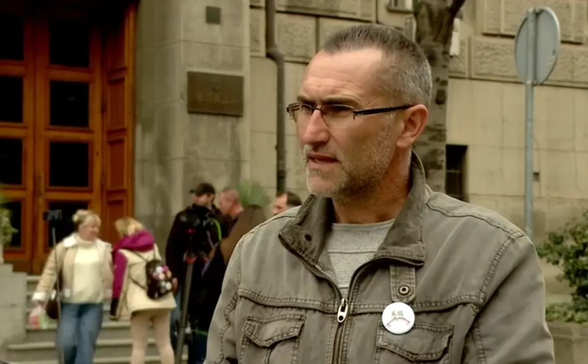 Poljoprivrednik koji je pred noge policajcima bacio uniformu sa Kosova nije pušten na sastanak u Vladu