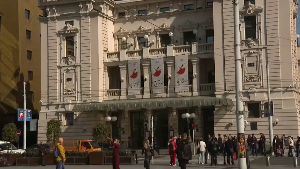 „Smena uprave odmah“: Glumci Narodnog pozorišta ponovo posle predstave održali štrajk upozorenja – Vesti iz Srbije, regiona i sveta