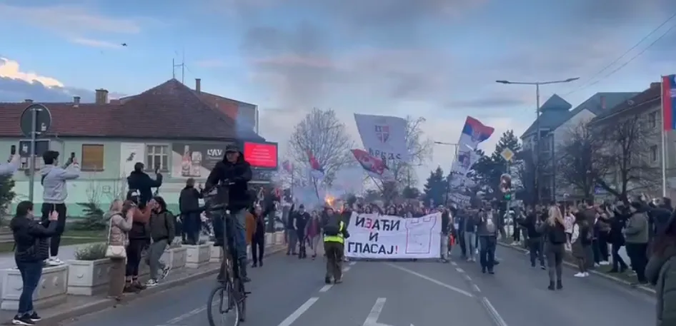 Pojavio se snimak napada na studente u Kuli VIDEO