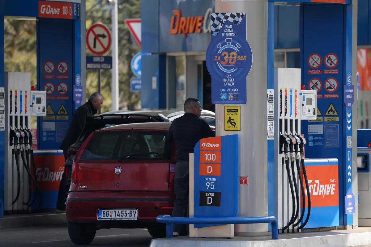 Vučić: Cene goriva će sutra u Srbiji ostati ista ili minimalno promenjena