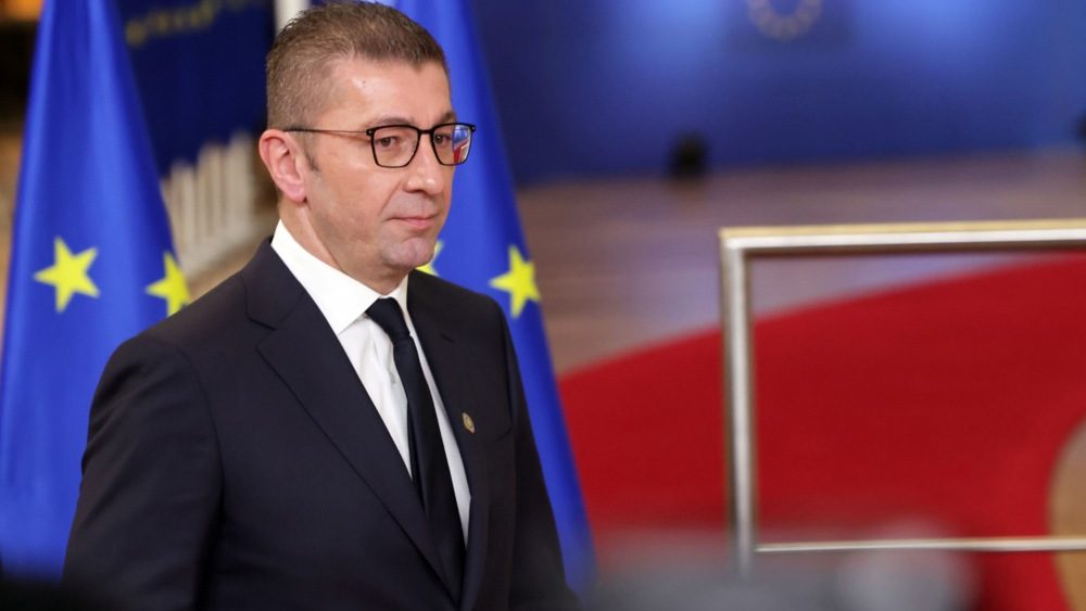 Mickoski: Službeni jezik na celoj teritoriji je makedonski i njegovo ćirilično pismo
