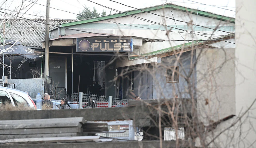 Odobrena optužnica protiv 13 policajaca: Slučaj smrtonosnog požara u diskoteci „Puls“ u Kočanima – Region