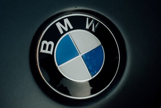 Zašto novi BMW i3 ima široke "bubrege", a iX3 uske? Dizajner otkriva ključnu razliku