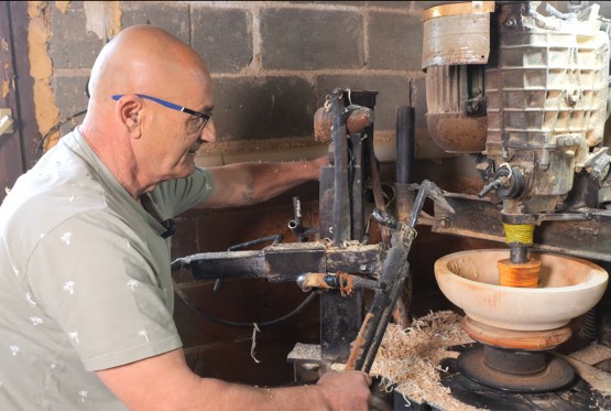 Fikret mjenjačem od fiće pravi zdjele: Kad ubacim u četvrtu, sve se trese (VIDEO)