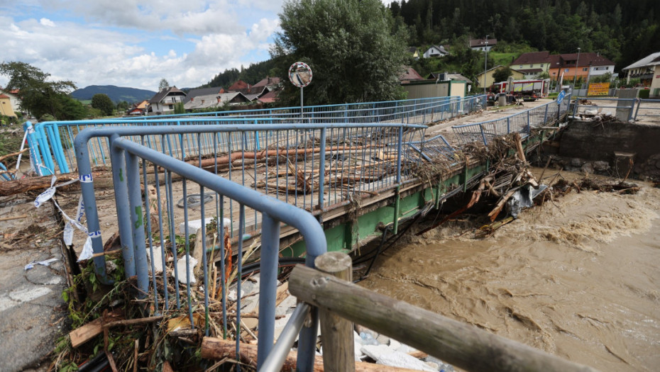 Snažno nevreme hara Slovenijom – hiljade bez struje
