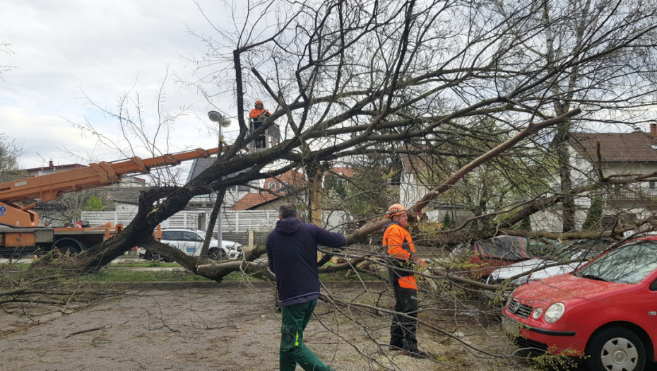 Vatrogasci uklanjaju posledice nevremena u Hrvatskoj