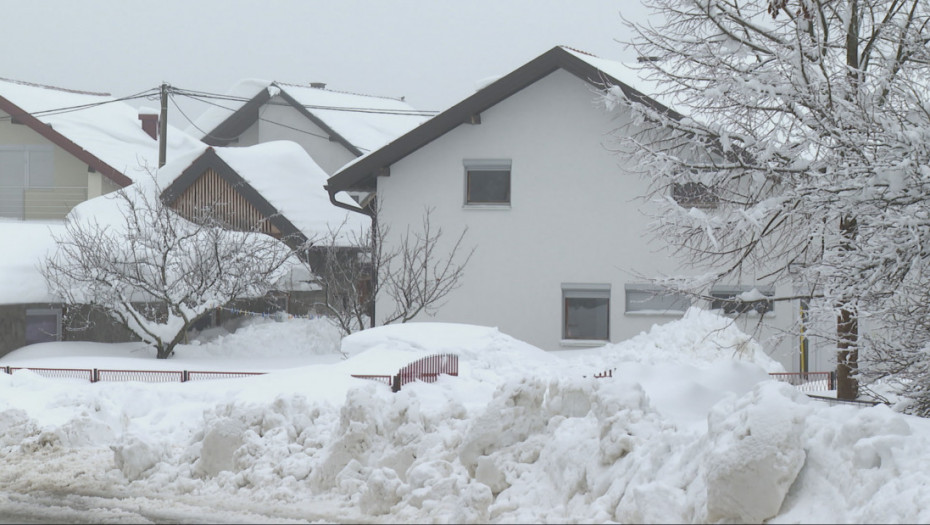 Kneževo pod snegom, meštani i službe u borbi sa zimom