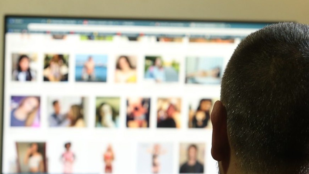 „Ima li neka ćerkica za taticu? Jeziva pedofilska Fejsbuk grupa vreba mlade devojke