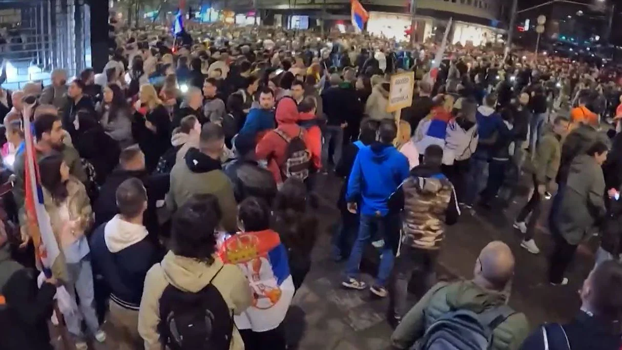 Građani bukom obeležili godinu dana od 15. marta (VIDEO) – Društvo