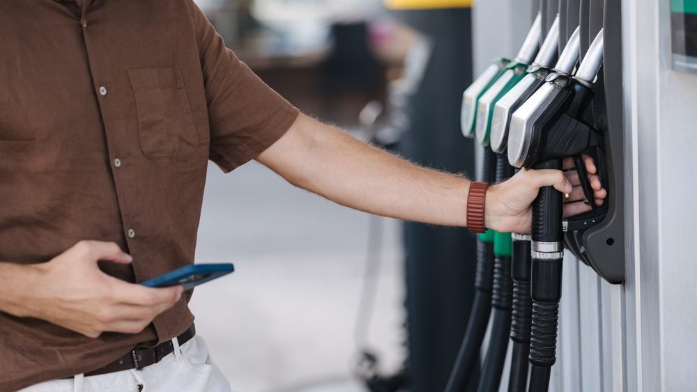 Gorivo skuplje do 16 centi, Vlada Crne Gore ističe da ga ima za dva meseca – Region