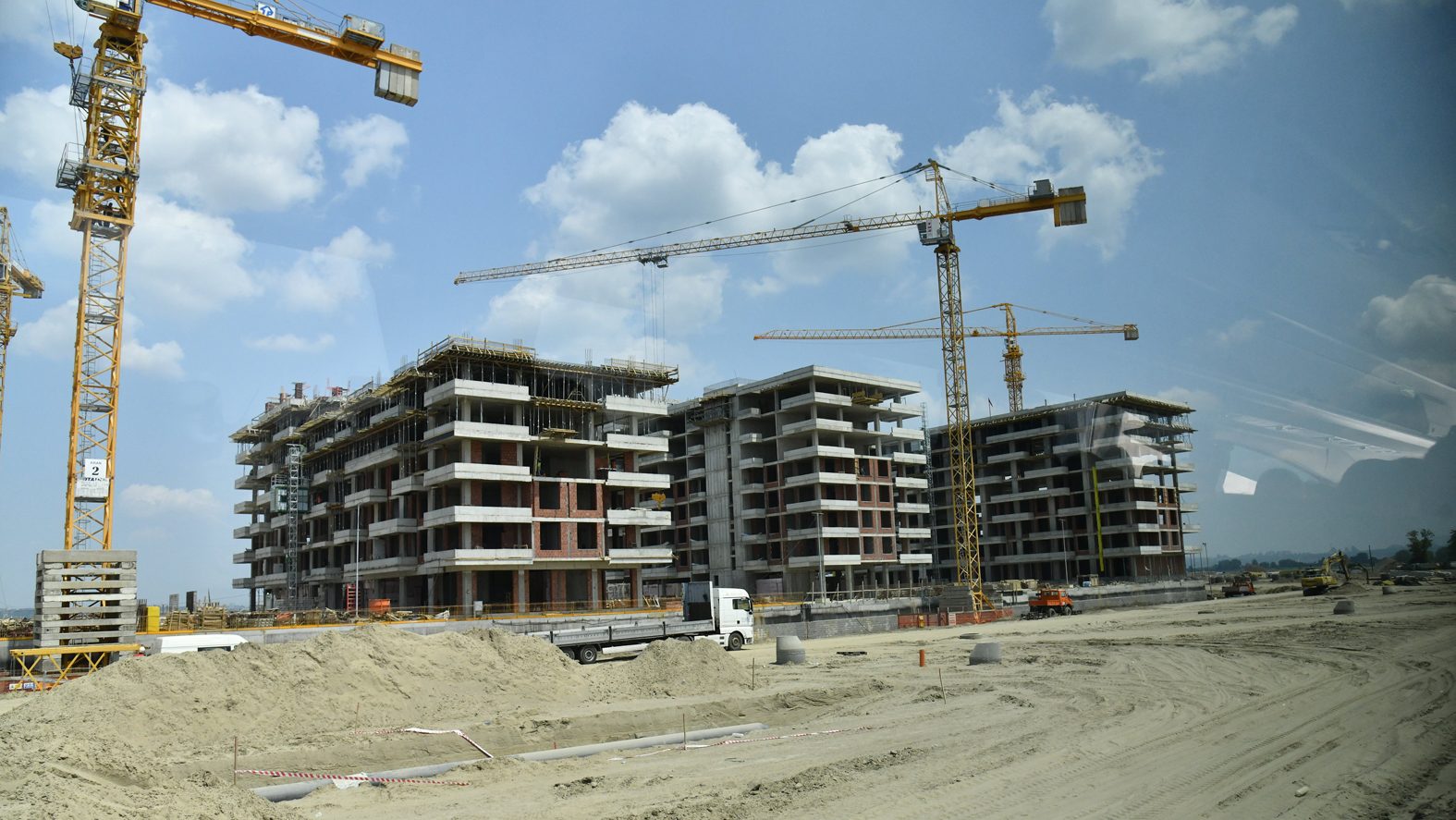 Forbes: Na Ekspo dosad otkriveno 56 neprijavljenih radnika i tri slučaja povreda – Ekonomija