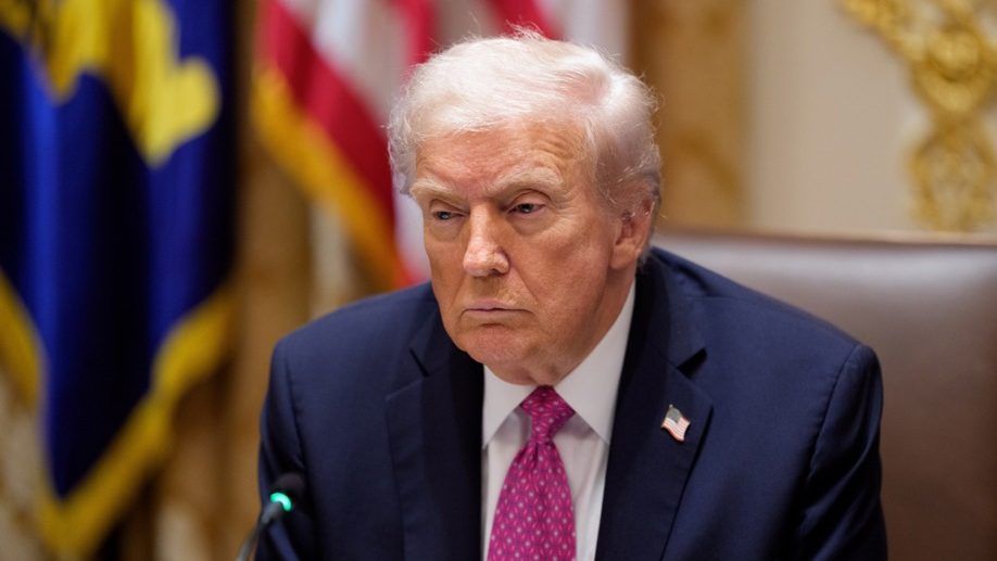 Tramp tvrdi da vodi konstruktivne razgovore sa Zelenskim i Putinom – Svet