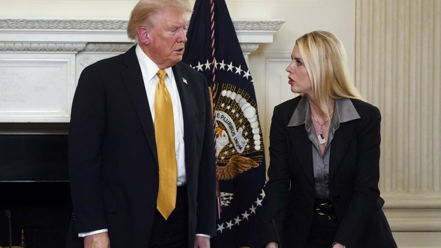 Buran dan u SAD: Kako su u jednom danu sklonjeni državna tužiteljka, komadant kopnene vojske i dva generala – Svet