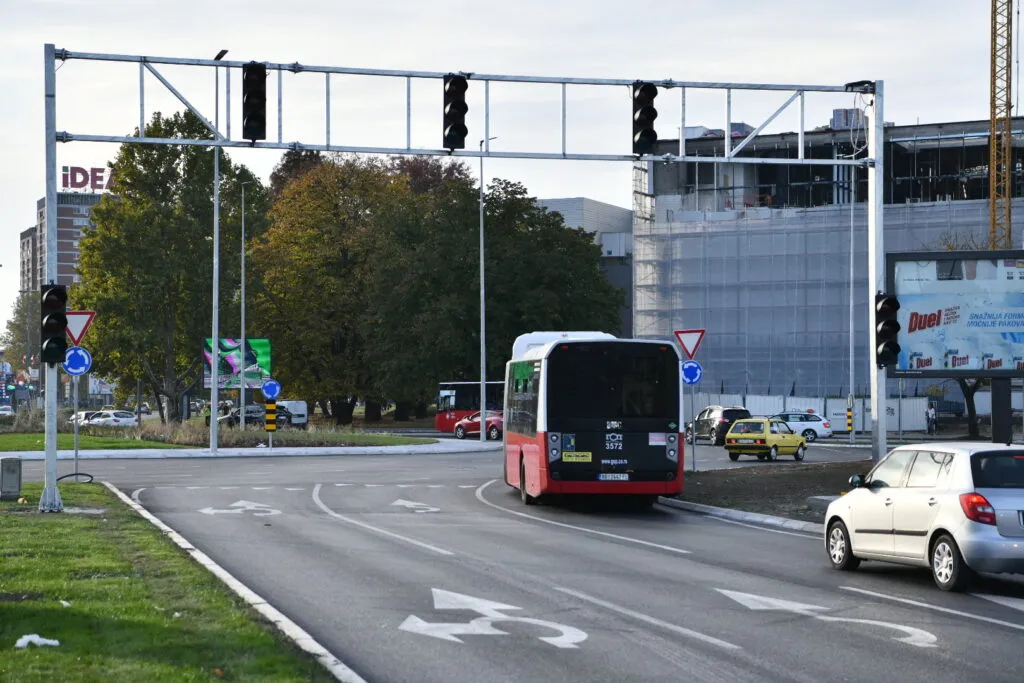 Pritisci na Republičku komisiju – pokušaj nameštanja tendera za semafore