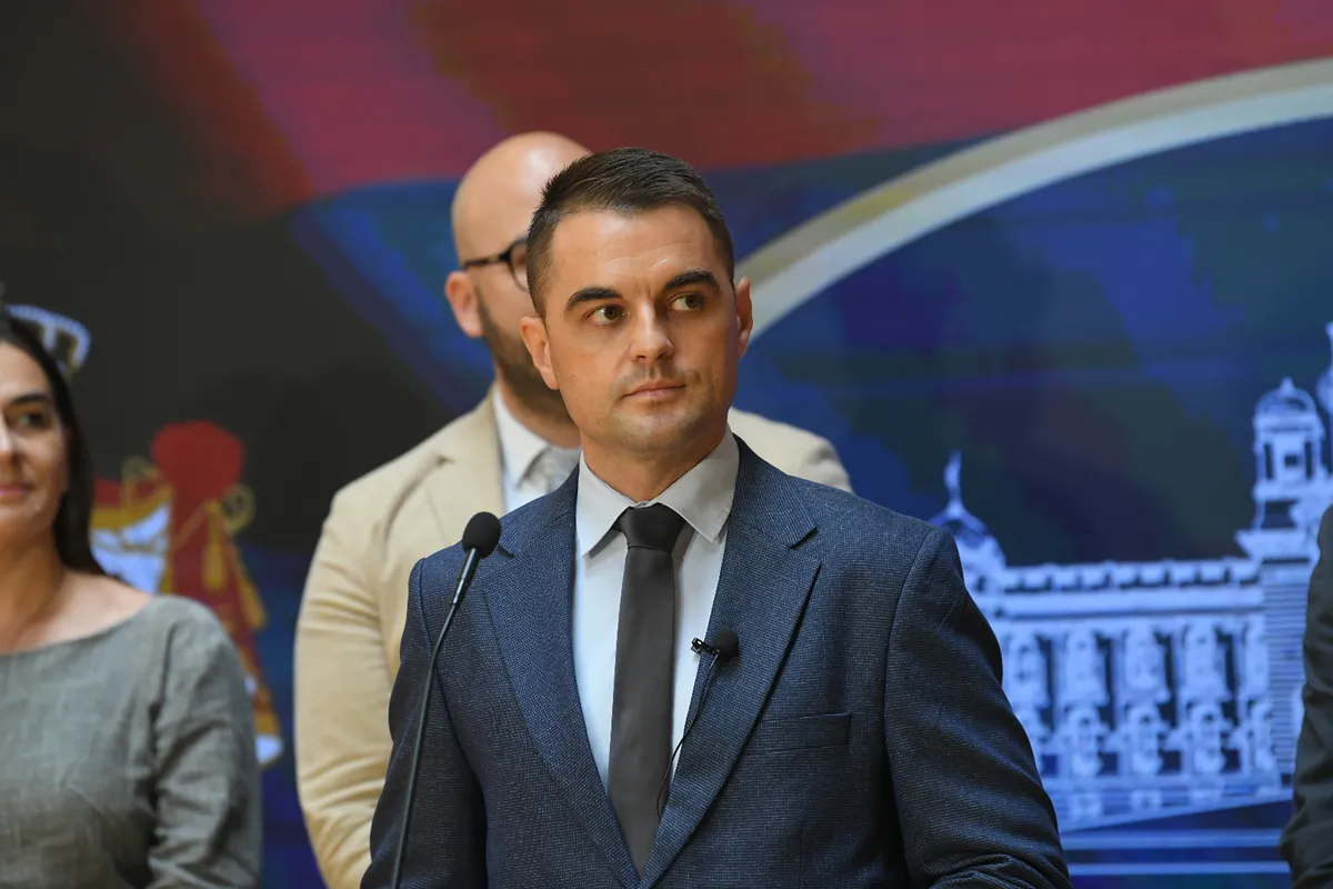 Glasači za Ginisa i na Kosovu i Metohiji: Poslanik objavio tabelu osiguranika RFZO na kojoj je čak 830 građana starosti od 100 do 125 godina FOTO