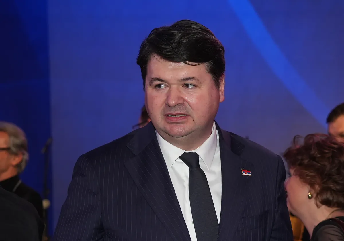 „Nisam SNS bot“: Vladan Petrov za N1 objašnjava kako je njegovo pojavljivanje u prorežimskim medijima za Ginisa