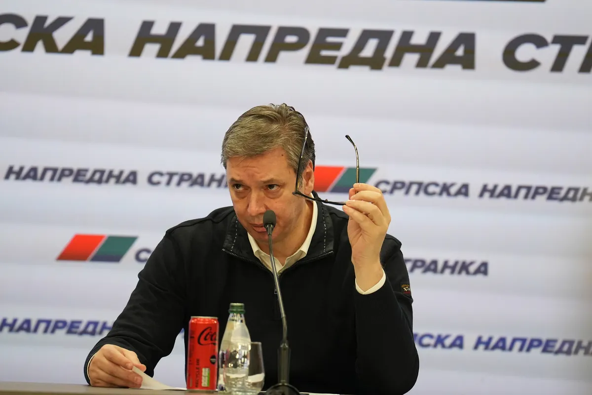 Vučić se hitno uključio na Informer, vređao građane koji su ispred Rektorata i poručio: Izbori do Vidovdana ili do kraja godine