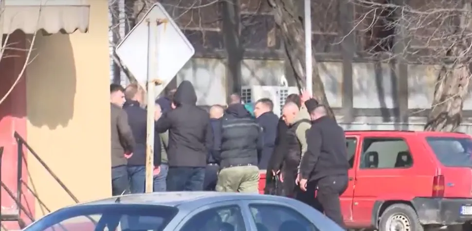 Očevici prepoznali beogradske čelnike u društvu batinaša u Boru: Da li će podneti ostavke?