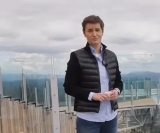 Brnabić: Upotrebna dozvola za stakleni vidikovac na vrhu Kablara za mesec dana