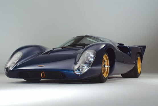 Lak ko perce: Ovaj retro V8 superautomobil ima samo 900 kg (VIDEO)