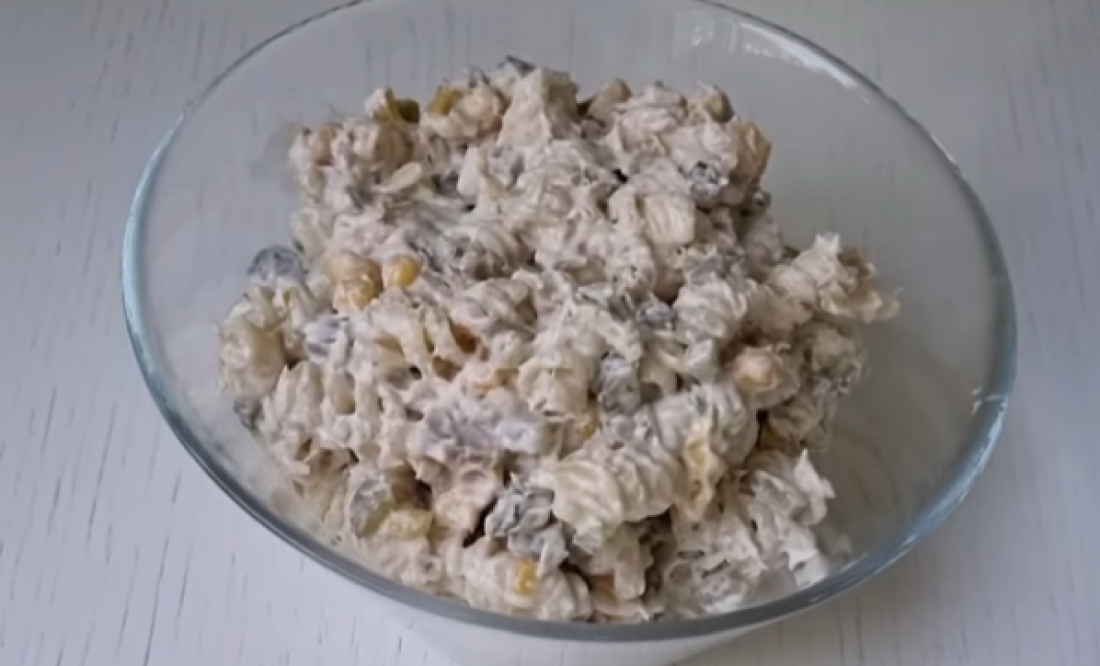 Recept dana za posnu salatu sa makaronama i tunjevinom