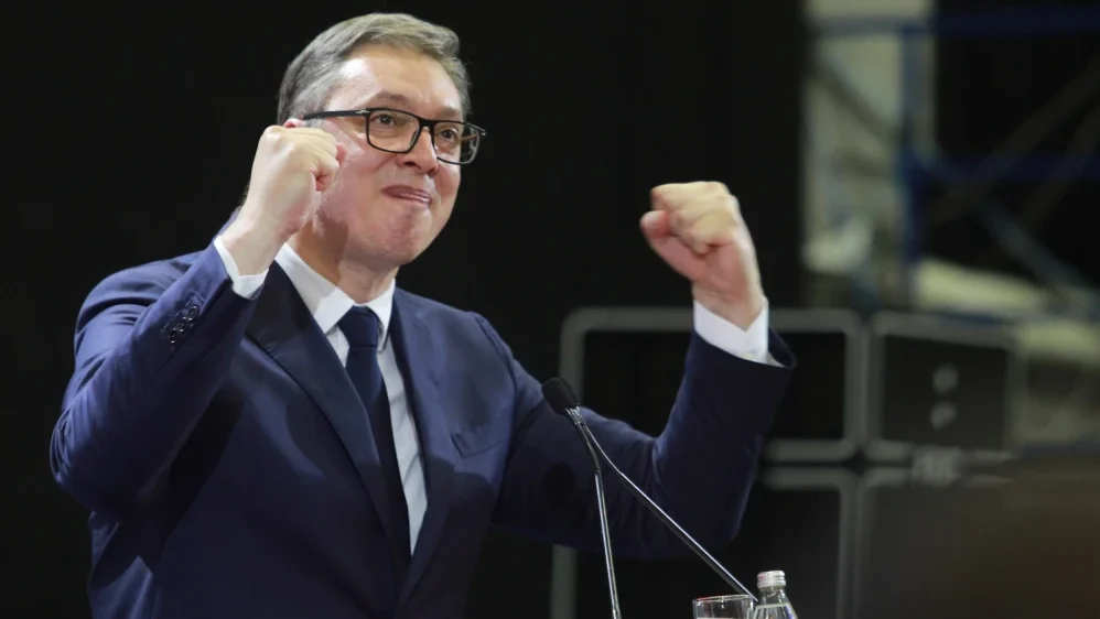 Hrvatski mediji: Vučić proglasio pobedu na izborima koje su obeležili neredi – Region