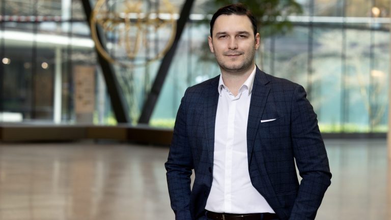 Banke koriste AI, ali i dalje čovek donosi konačnu odluku – Ekonomija