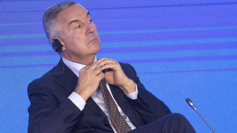 Milo Đukanović: Vlada neće biti garant stabilnosti sve dok je u njoj vrlo važan stub politika koja je produžena ruka velikosrpskog nacionalizma – Region