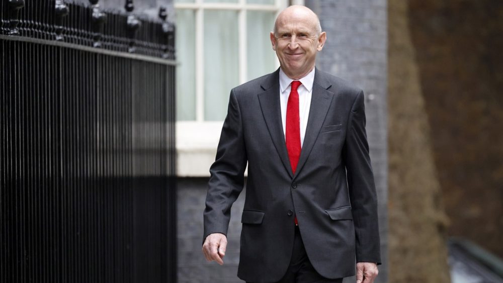 Politiko: Avion sa britanskim ministrom odbrane ostao bez GPS-a blizu ruske granice – Svet