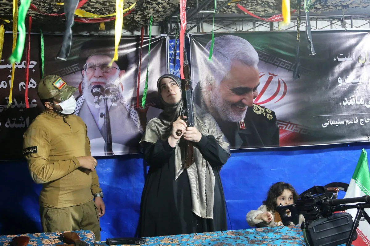 Tramp hteo da slomi Iran, a dobio još radikalniji režim