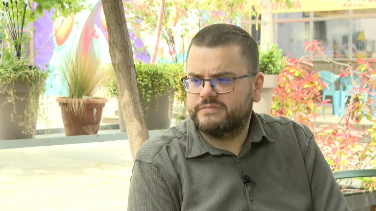 Milan Damjanac o knjizi „Još ovo ti fali za sreću“: Self-help je industrija koja stalno proizvodi osećaj da nam nešto nedostaje – Vesti iz Srbije, regiona i sveta