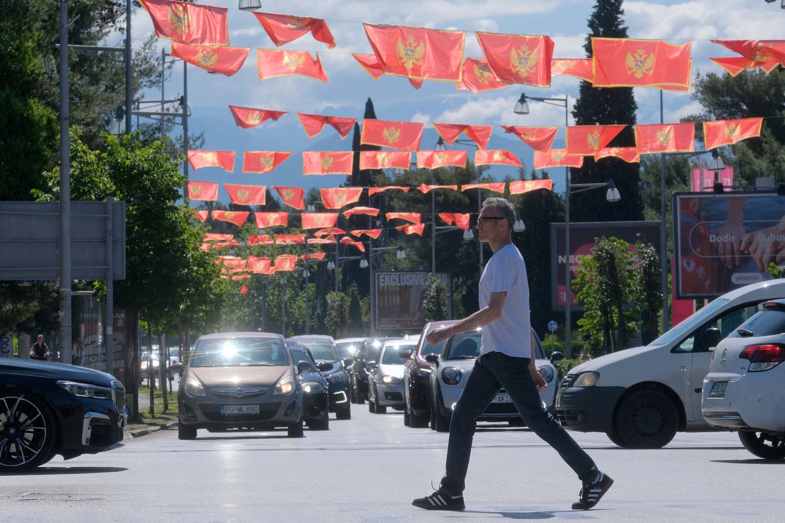 „Vučiću zabraniti ulazak u Crnu Goru“: Oštre reakcije na dokumentarni film novosadskog Centra prikazan u Crnoj Gori – Region
