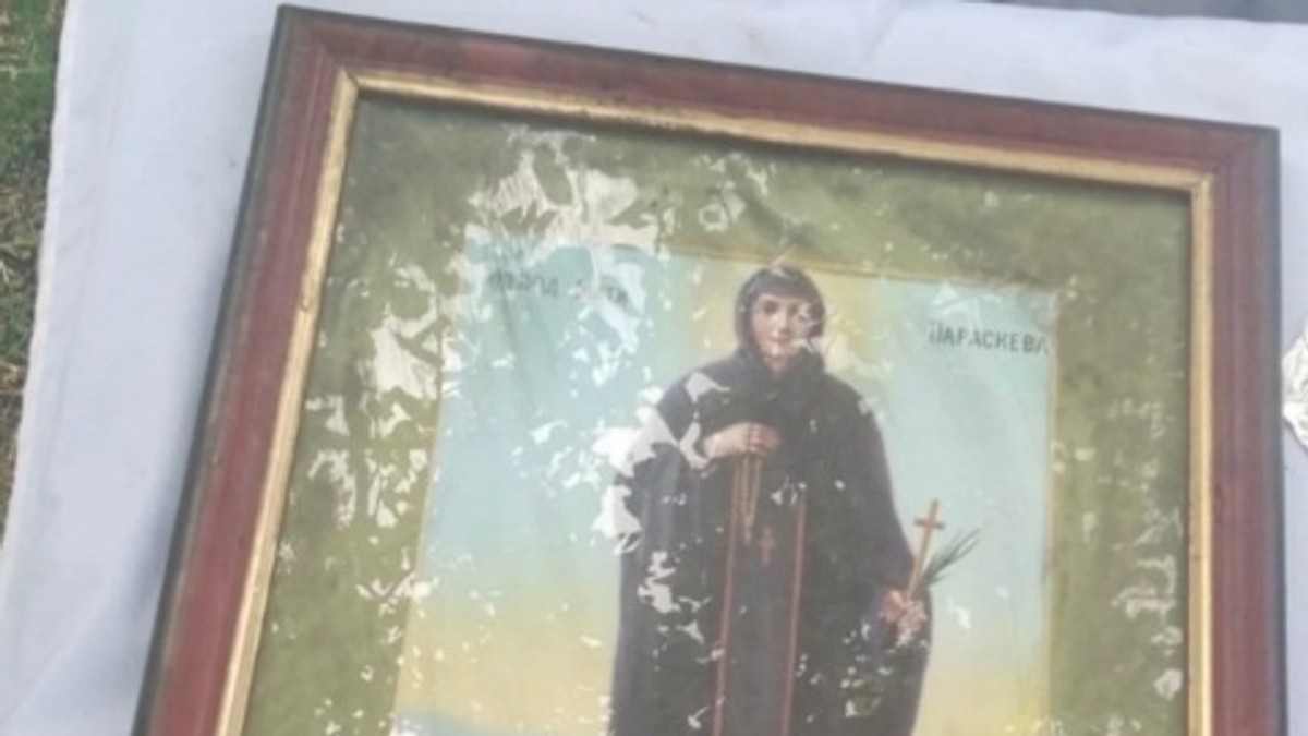 Kuća u Petrovaradinu izgorela od krova do temelja, a vatrogasci izvukli netaknutu ikonu