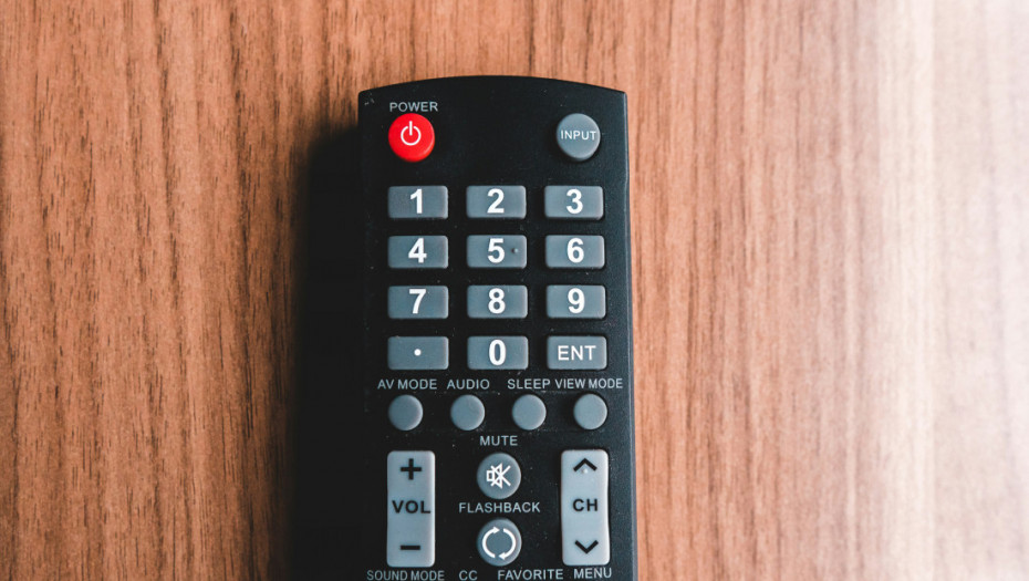 Pritvorenik prepravio daljinski upravljač u mobilni telefon