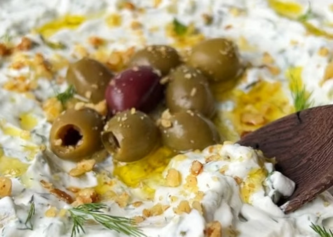 Snežanka salata sa jogurtom i orasima