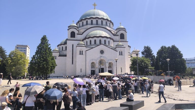 Podeljeno 400.000 trakica u Hramu Svetog Save