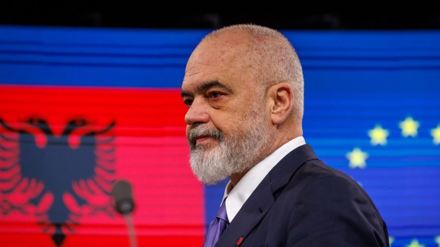 „Ona je majka sa neverovatnim bilansom uspeha“: Edi Rama poredi kandidate za EU sa sedmoro dece Ursule fon der Lajen – Region
