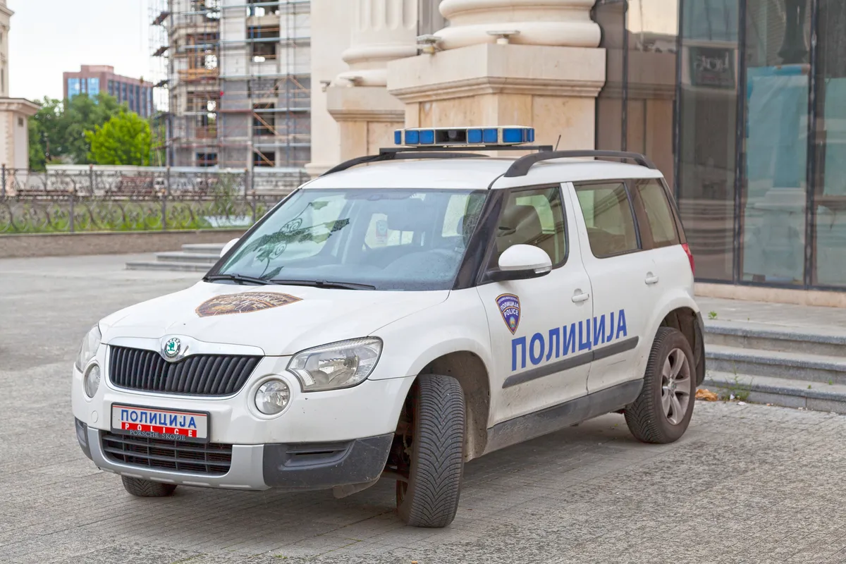 Severna Makedonija: Pronađen i uhapšen muškarac koji je zapalio automobile bugarske ambasade