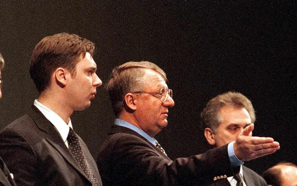 “Vučić se vratio na Šešeljeva podešavanja“