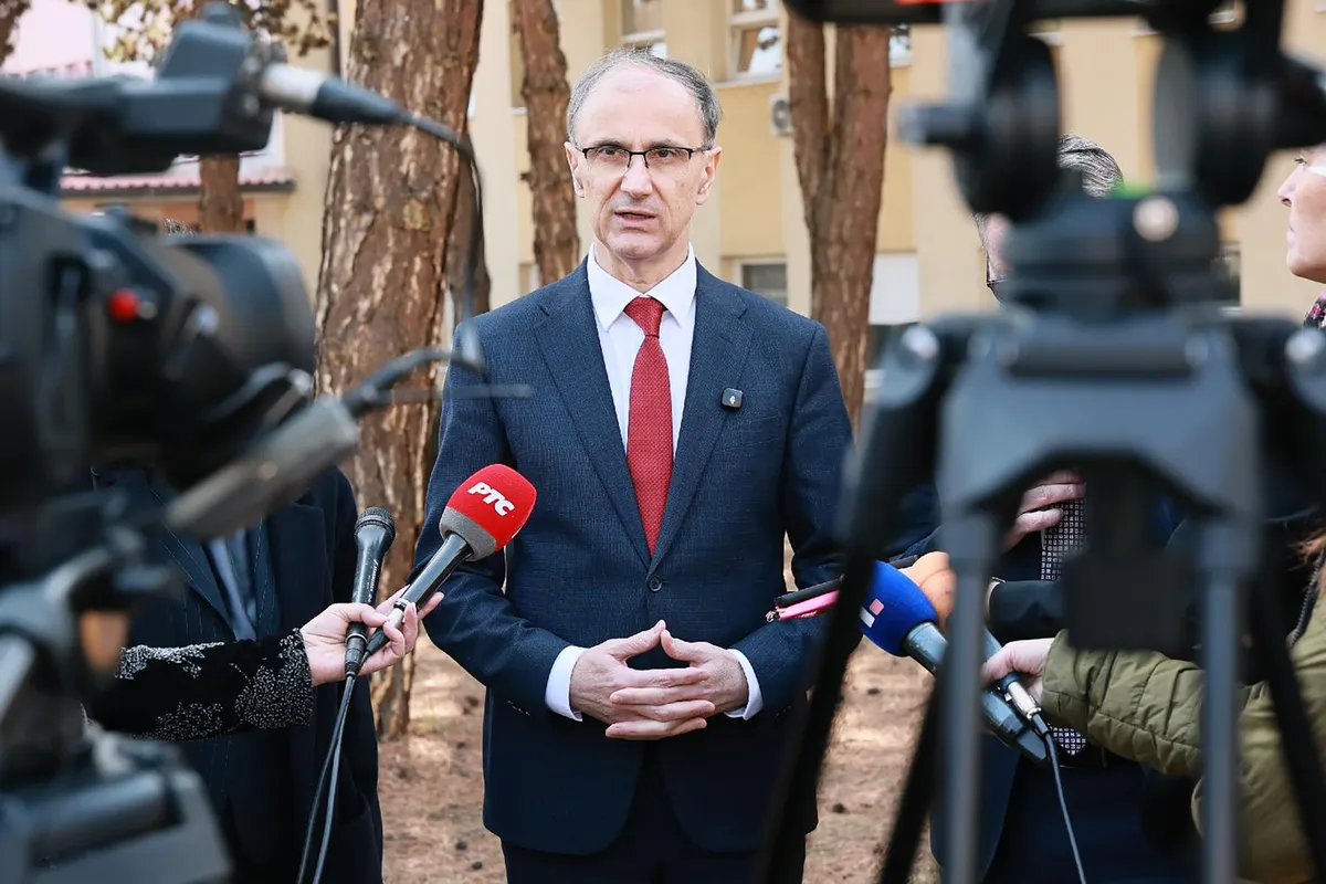 SSP pita Macuta: Zašto je SNS sramno, u stranačke svrhe, zloupotrebio brod laboratoriju koji je pokolonjen Srbiji u vreme Zorana Đinđića