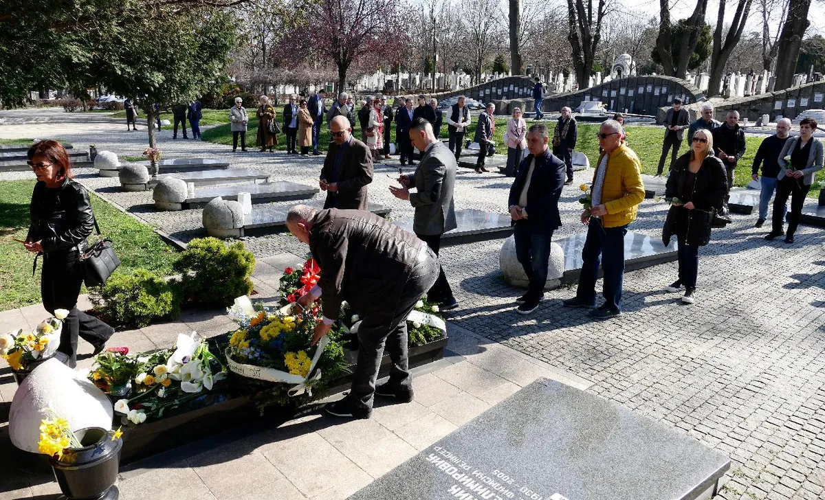 DS: Pronaći počinioce koji su oštetili nadgrobni spomenik Zorana Đinđića