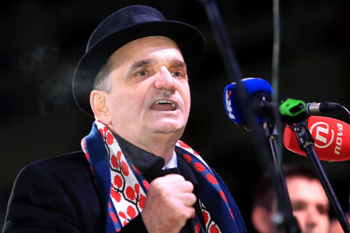 Zoran Milanović će oduzeti odlikovanja Branimiru Glavašu
