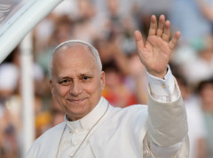 Papa Lav se u Madridu sastao sa portorikanskim muzičarem Bed Banijem
