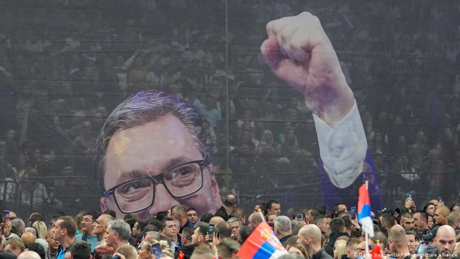 Srbija na izvol’te: kako Moskva preuzima kontrolu nad Vučićevom predizbornom kampanjom