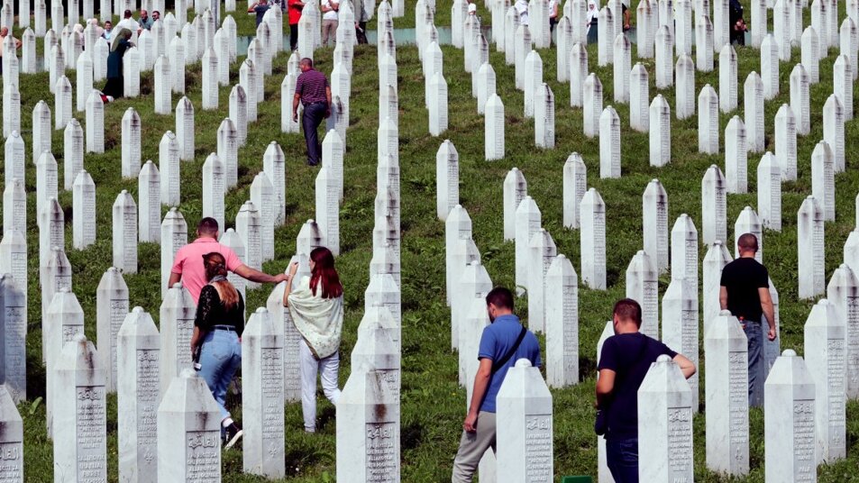 Bolesno je svako društvo koje opravdava zločin i brani zločinca: Most Radija Slobodna Evropa – Region