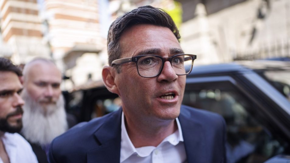 Endi Bernam će biti sedmi lider Britanije u poslednjih 10 godina: Može li se suprotstaviti trendu? – Svet