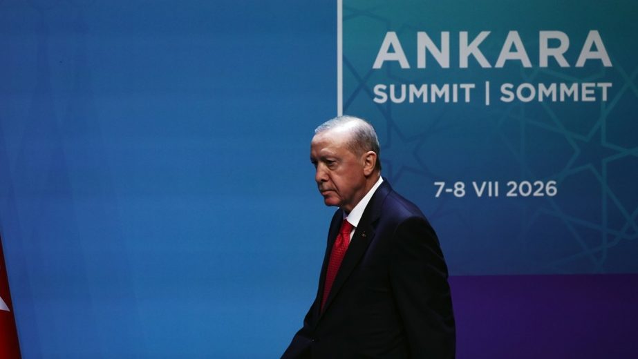 Erdoganov luksuzni poklon: Šta će lideri država NATO uraditi sa pištoljem? (VIDEO, FOTO) – Svet