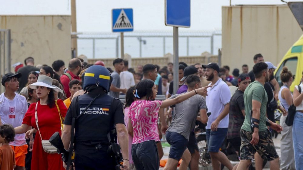 Italija traži da Španija bude suspendovana iz Šengena zbog migrantske krize u Seuti