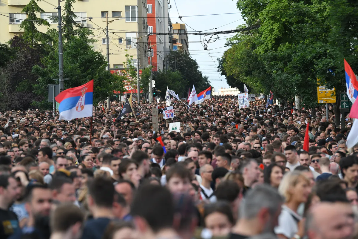 Studenska lista ispred SNS-a, još četiri liste prelaze cenzus: Novo istraživanja javnog mnjena NSPM